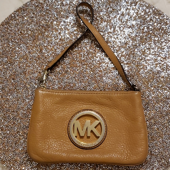 Michael Kors Handbags - Michael Kors Leather Wristlet